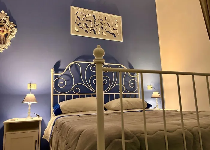 Vico Longo 25 - Ensuit Flat In The Heart Of Naples